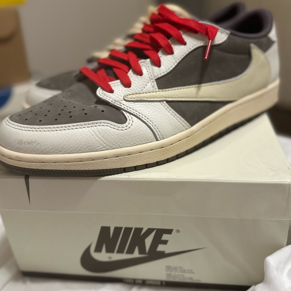 Travis Scott Jordan 1 Low Reverse Mocha